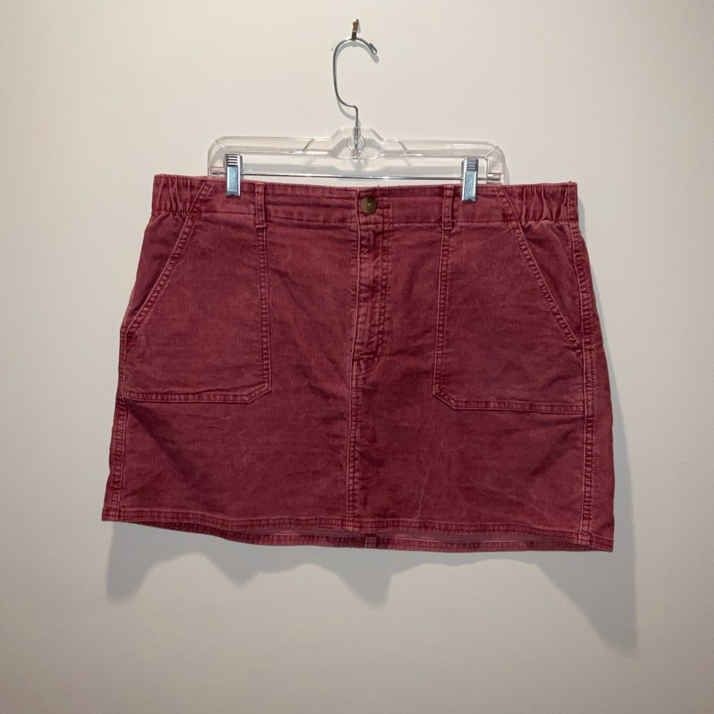 LIKE NEW AMERICAN EAGLE WOMEN’S PINK CORDUROY MINI SKIRT SIZE 18